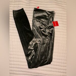 NWT Spanx Velvet leggings in Dark Palm size L
